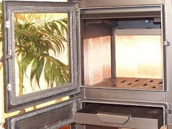 Detalle de burletes en puertas y cajón cenicero - PEHUENIA 442