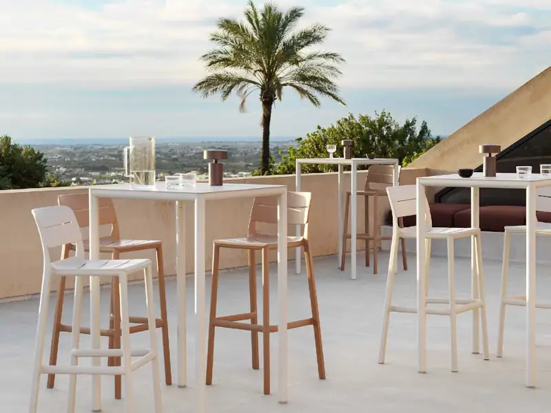 Nardi CASSIA- Banqueta apilable de resina y tela