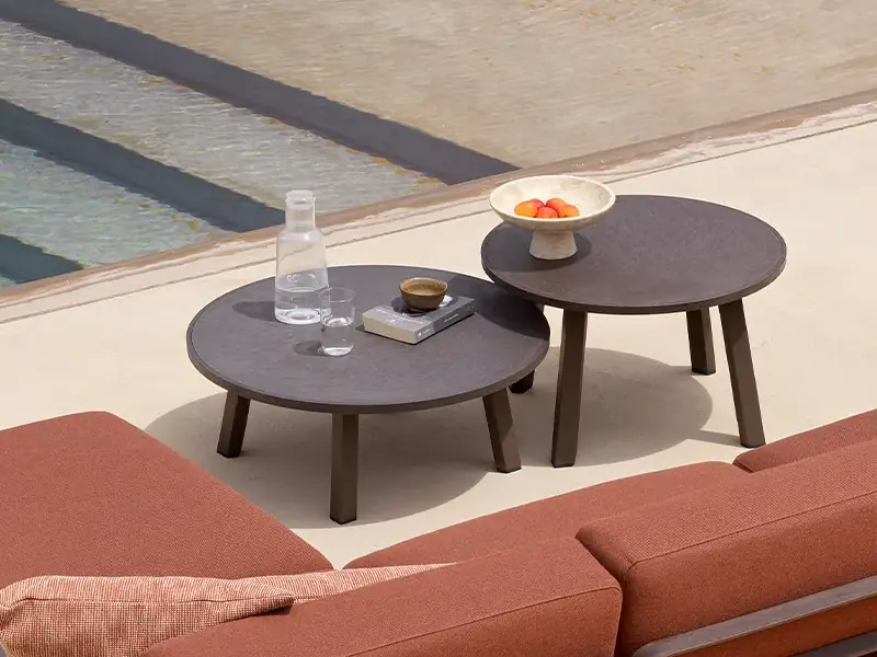 Mesa lateral porta objetos para sillón Maximo de Nardi