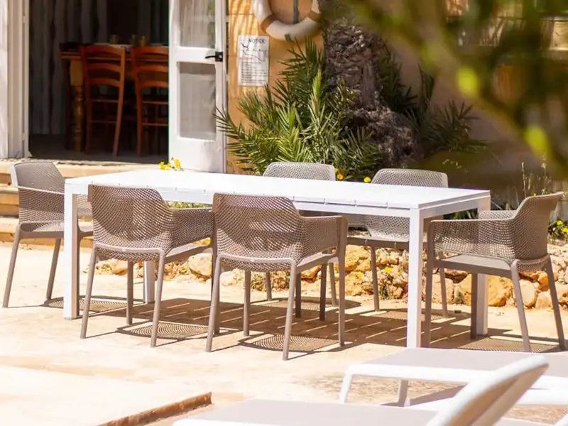 Nardi - Sillones NET con mesa RIO