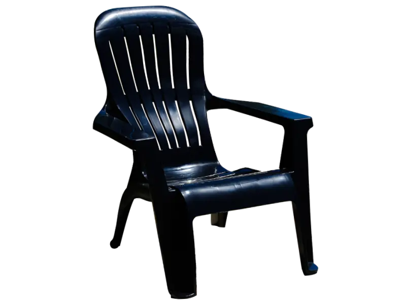 Sillón bajo apilable con respaldo inclinado