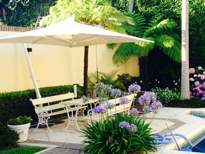 Parasol con soporte lateral reforzado cuadrado de 3x3m