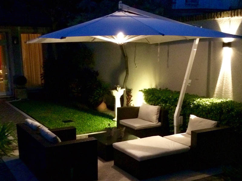 Parasol con soporte lateral reforzado cuadrado de 3x3m