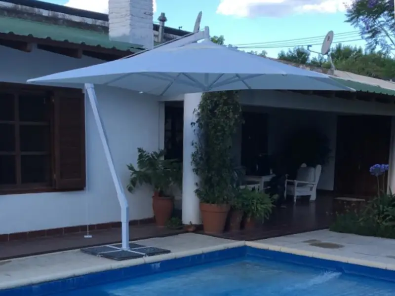 Parasol con soporte lateral