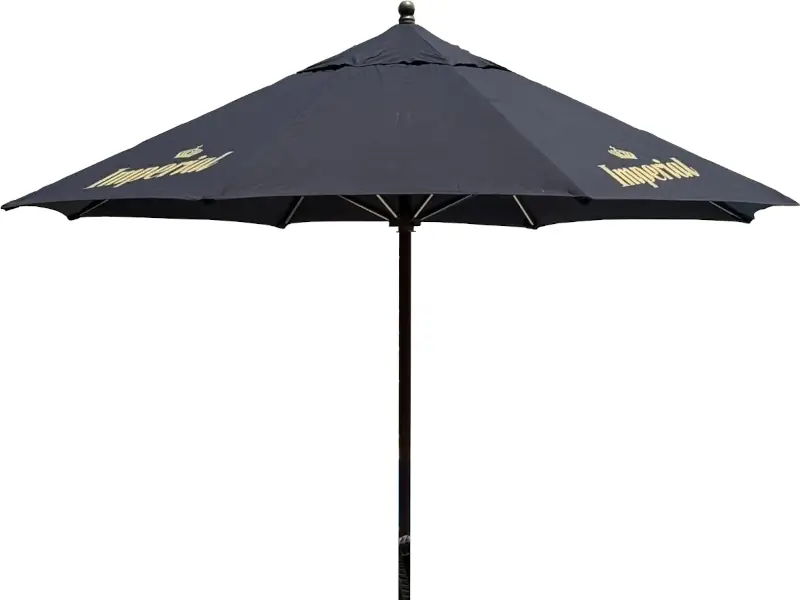 Parasol de 3m con mástil de madera y varillas de acero.