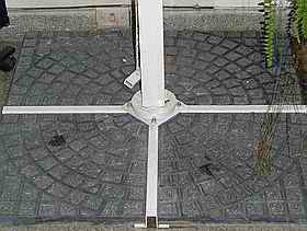 Base de parasol con soporte lateral