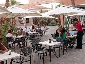 Sombrilla 3 x 3 PALMARES OPEN MALL - Mendoza