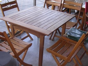 Mesa rebatible con pata recta